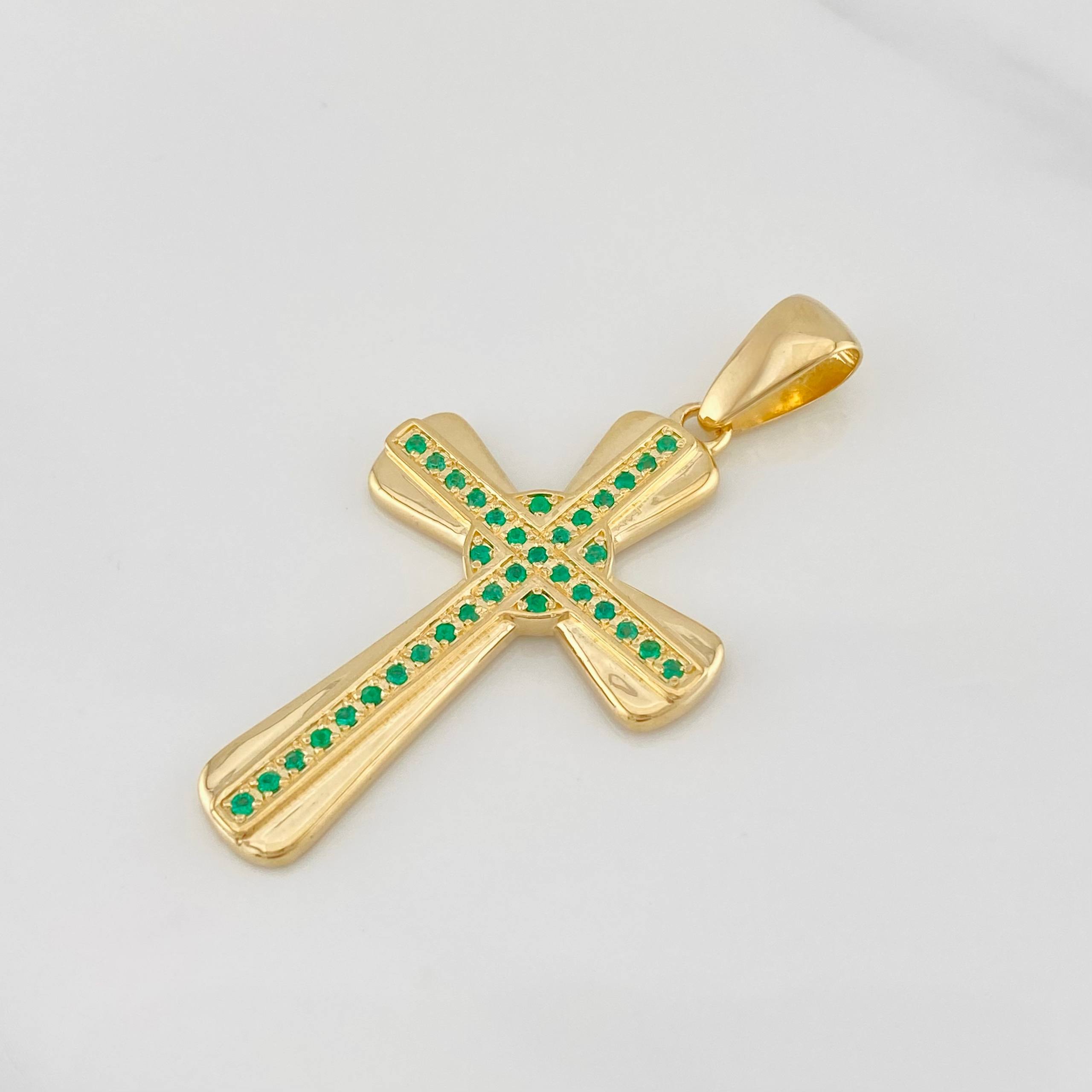 Dije Cruz Esmeraldas 35pts 14.25g / 2 1/4 in Oro Amarillo 18K