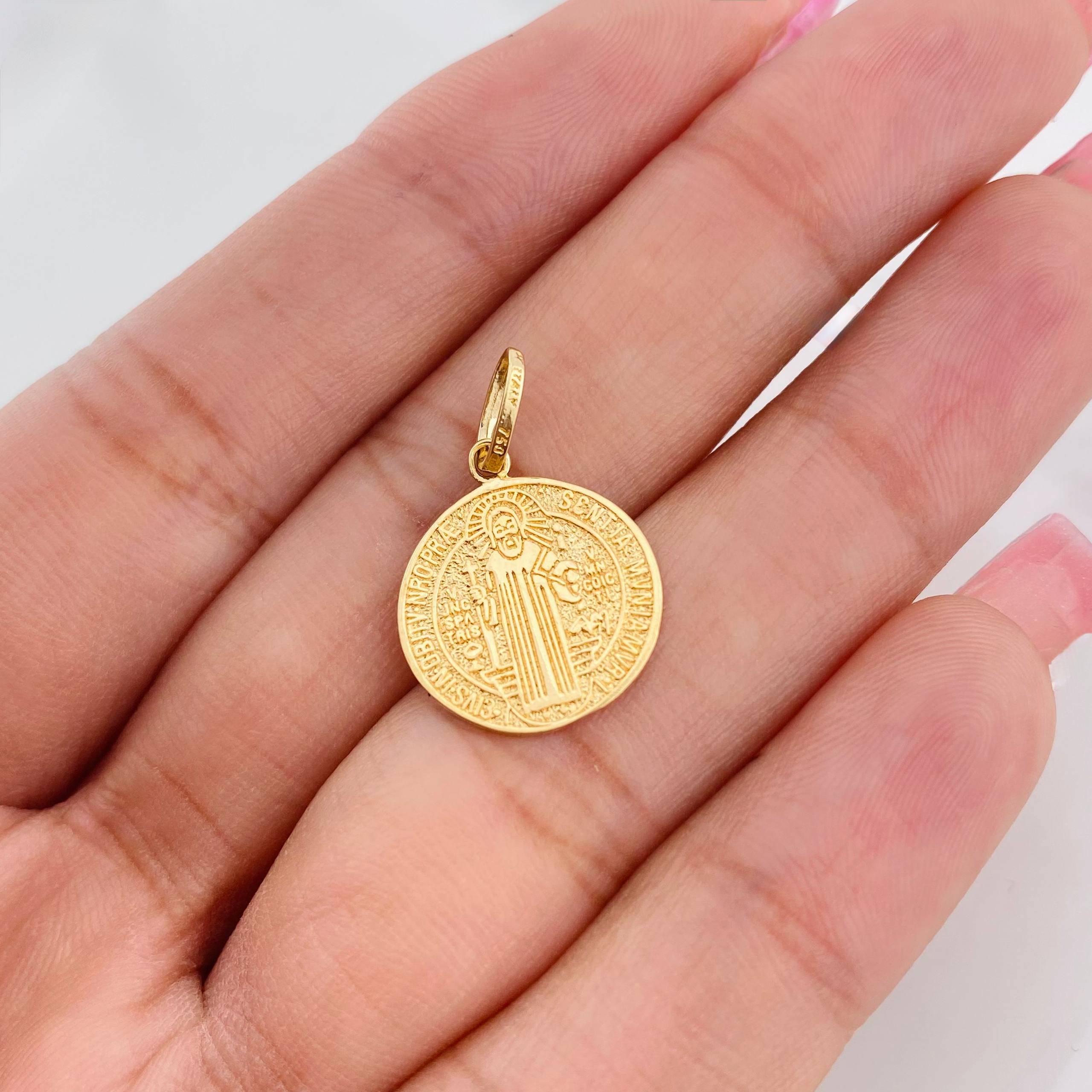 Pendant Medal of Saint Benedict 1.75g / 1 in 18K Yellow Gold