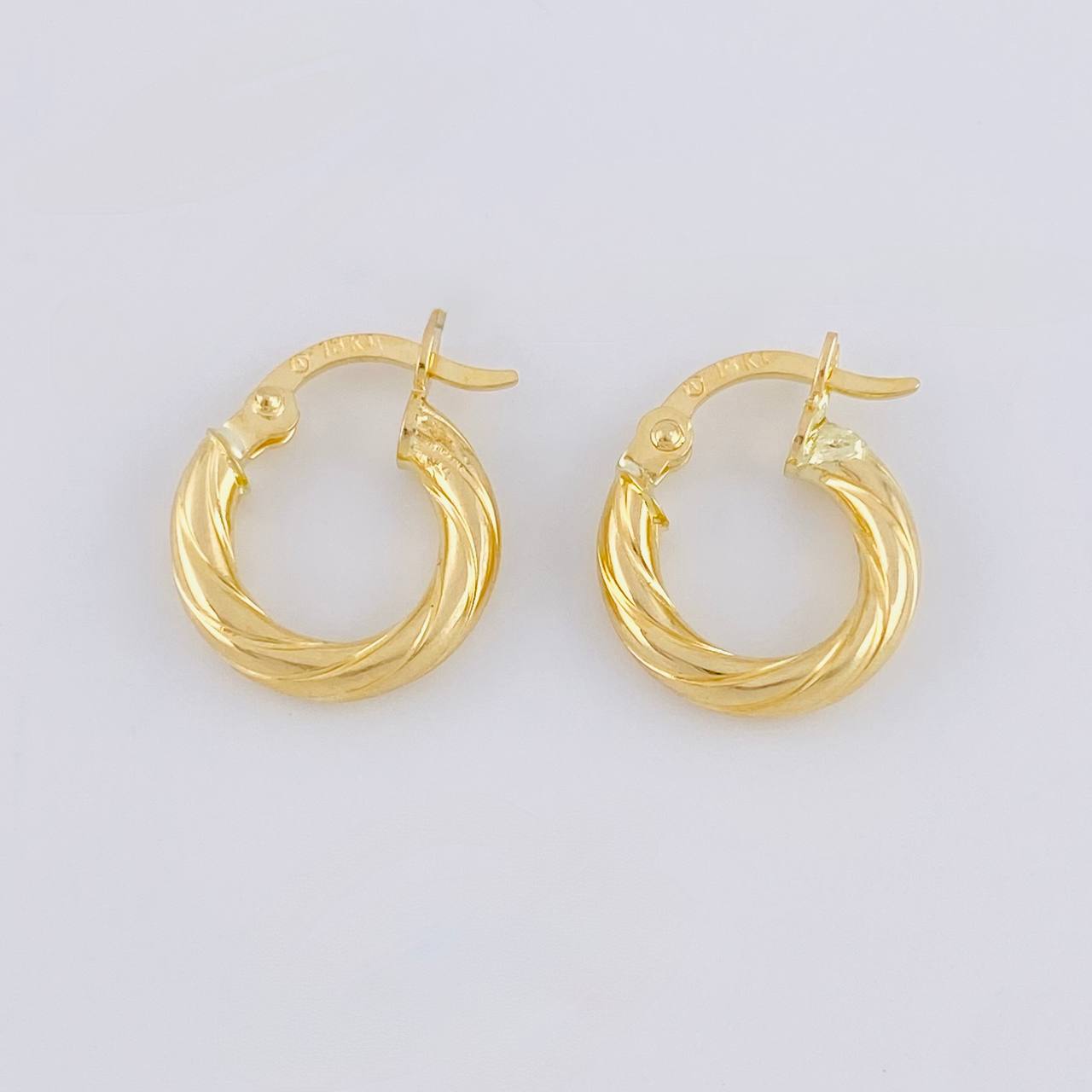 Candongas Ozy 1.2g / 1/2 in Oro Amarillo 18K