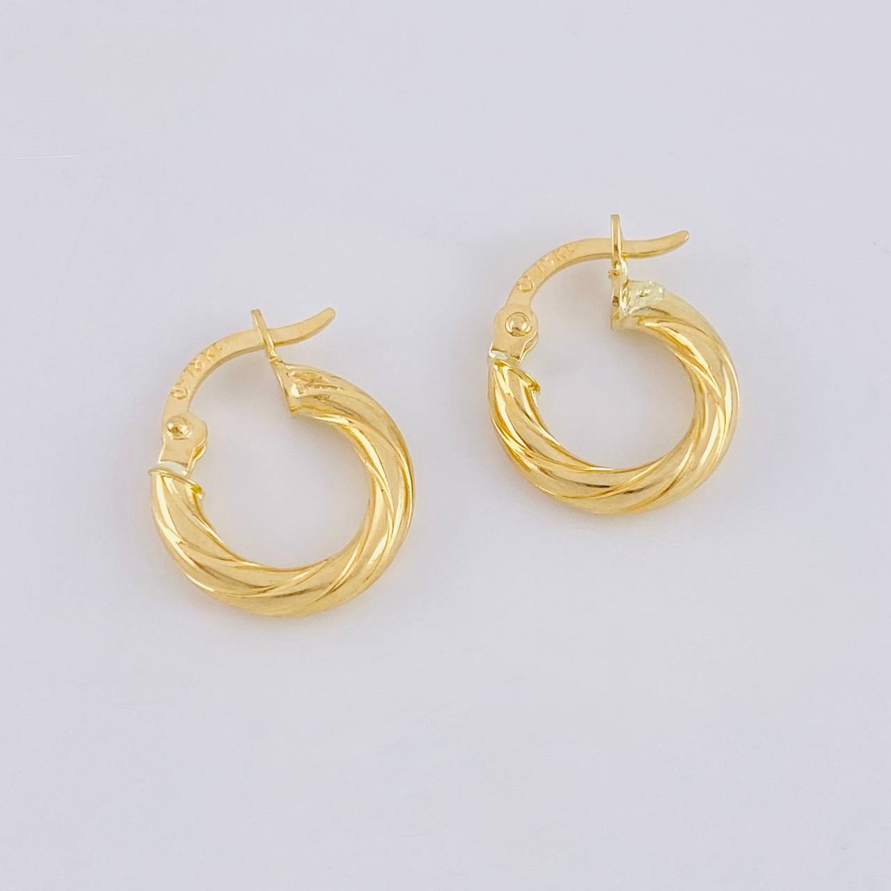 Candongas Ozy 1.2g / 1/2 in Oro Amarillo 18K