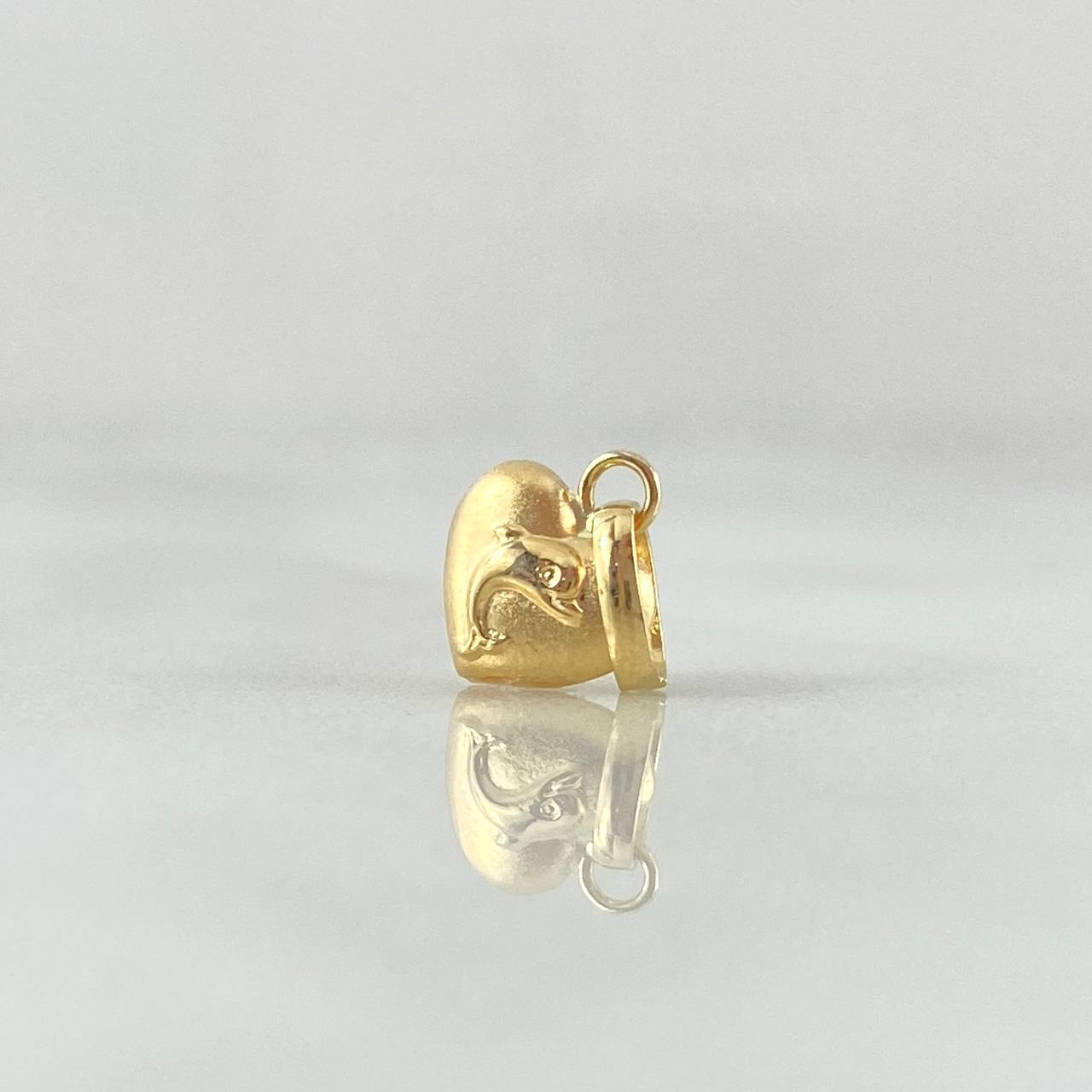 Pendant Heart Dolphin In Between 0.3gr / 1.3cm / Yellow Gold 18K ©