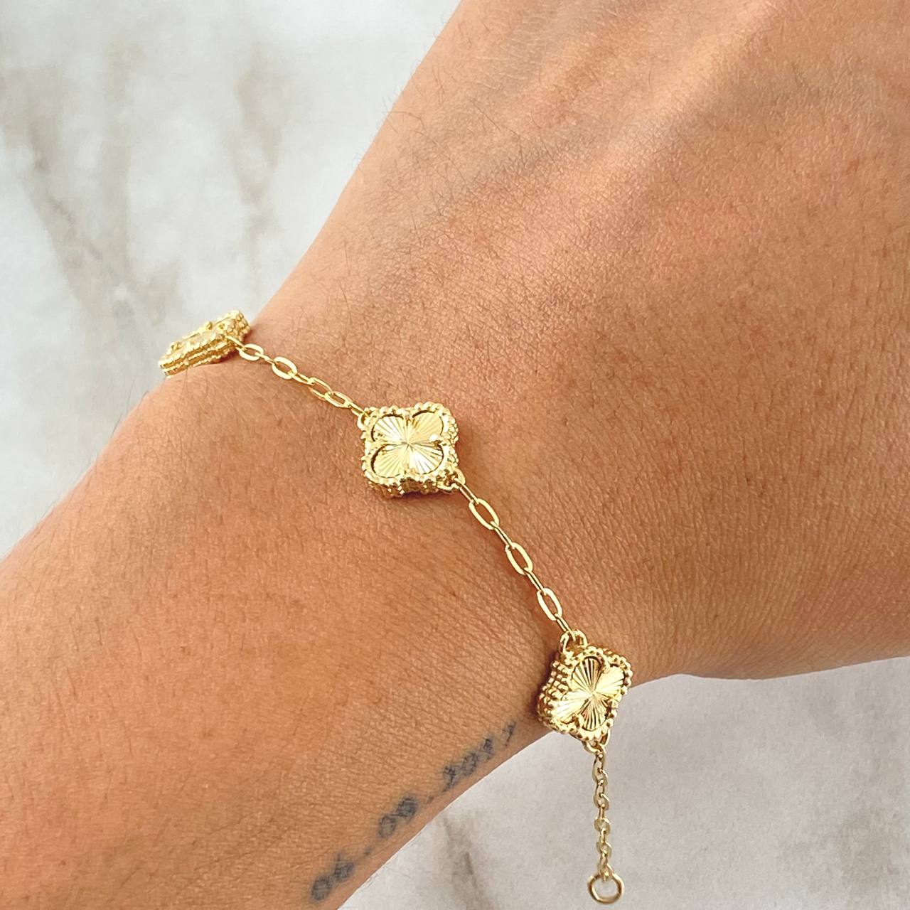 Pulso Aro Seguido Trebol VCyA 4.9gr / 19cm / 2mm Diamantado Oro Amarillo 18K ©