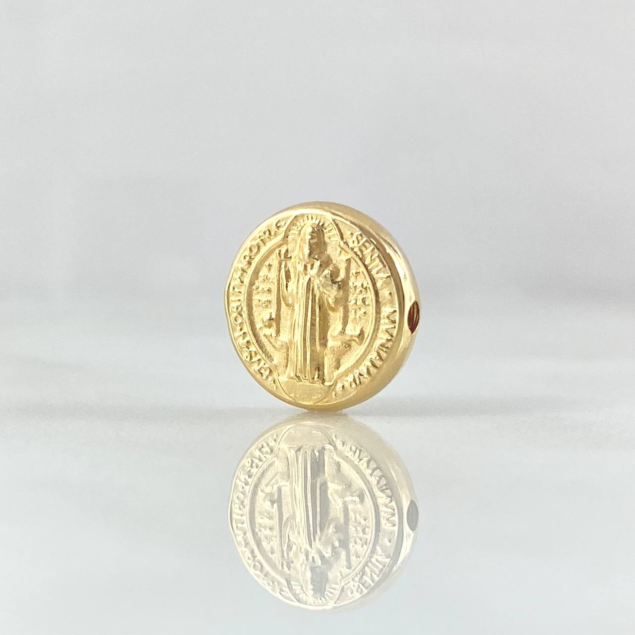 San Benito Charm 0.75gr / 1.3cm / 18K Yellow Gold