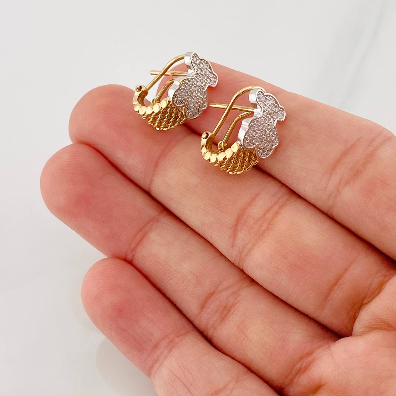 Stud Earrings Bear Design 4.7g / in / 9.1mm Two-Tone Yellow White 18K Gold