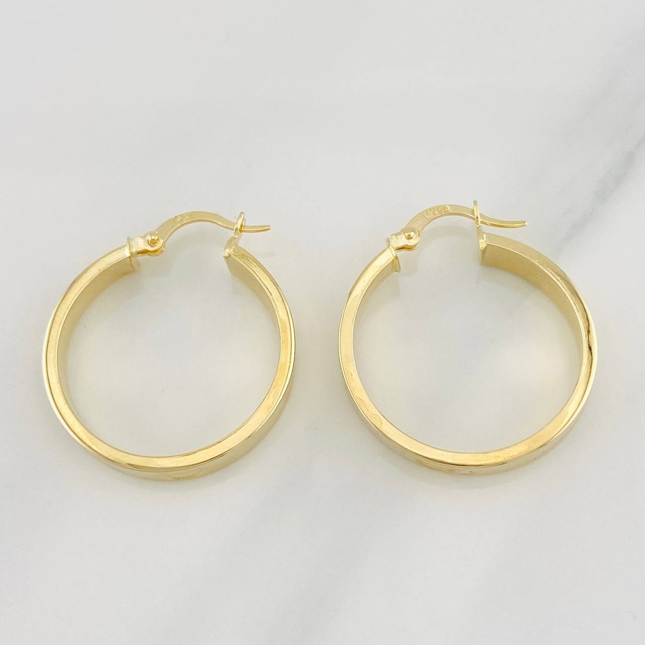 Hoop Earrings Screw 3.25g / 1 1/4 in 18K Yellow Gold