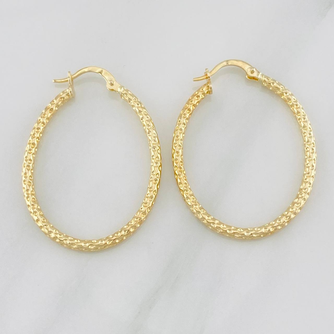 Hoop Earrings Tefi Oval 2.15g / 1 1/2 in 18K Yellow Gold