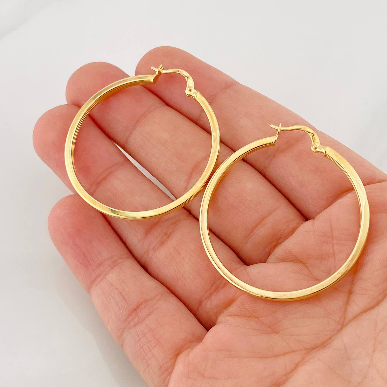 Hoop Earrings Miku 2.7g / 1 1/2 in 18K Yellow Gold