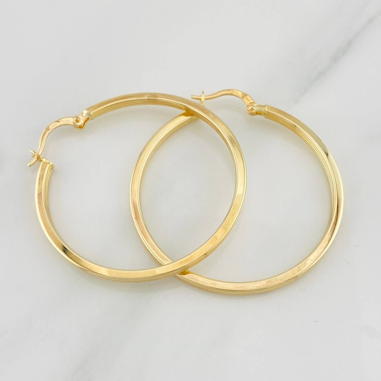 Hoop Earrings Miku 2.7g / 1 1/2 in 18K Yellow Gold