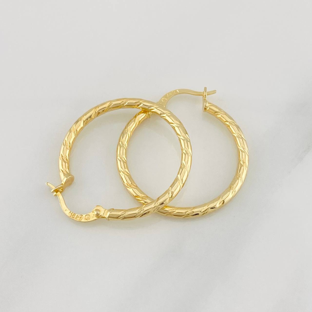 Hoop Earrings Kataleya 1.95g / 1 1/4 in 18K Yellow Gold