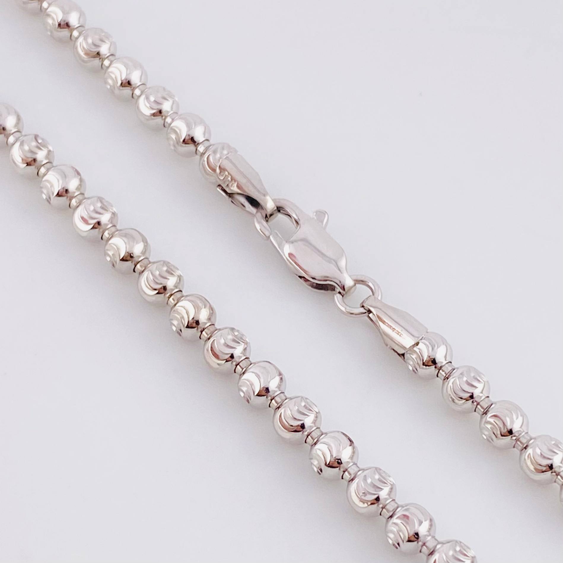 Half Moon Military Chain 18.55g / 26 in / 2.95mm 18K White Gold