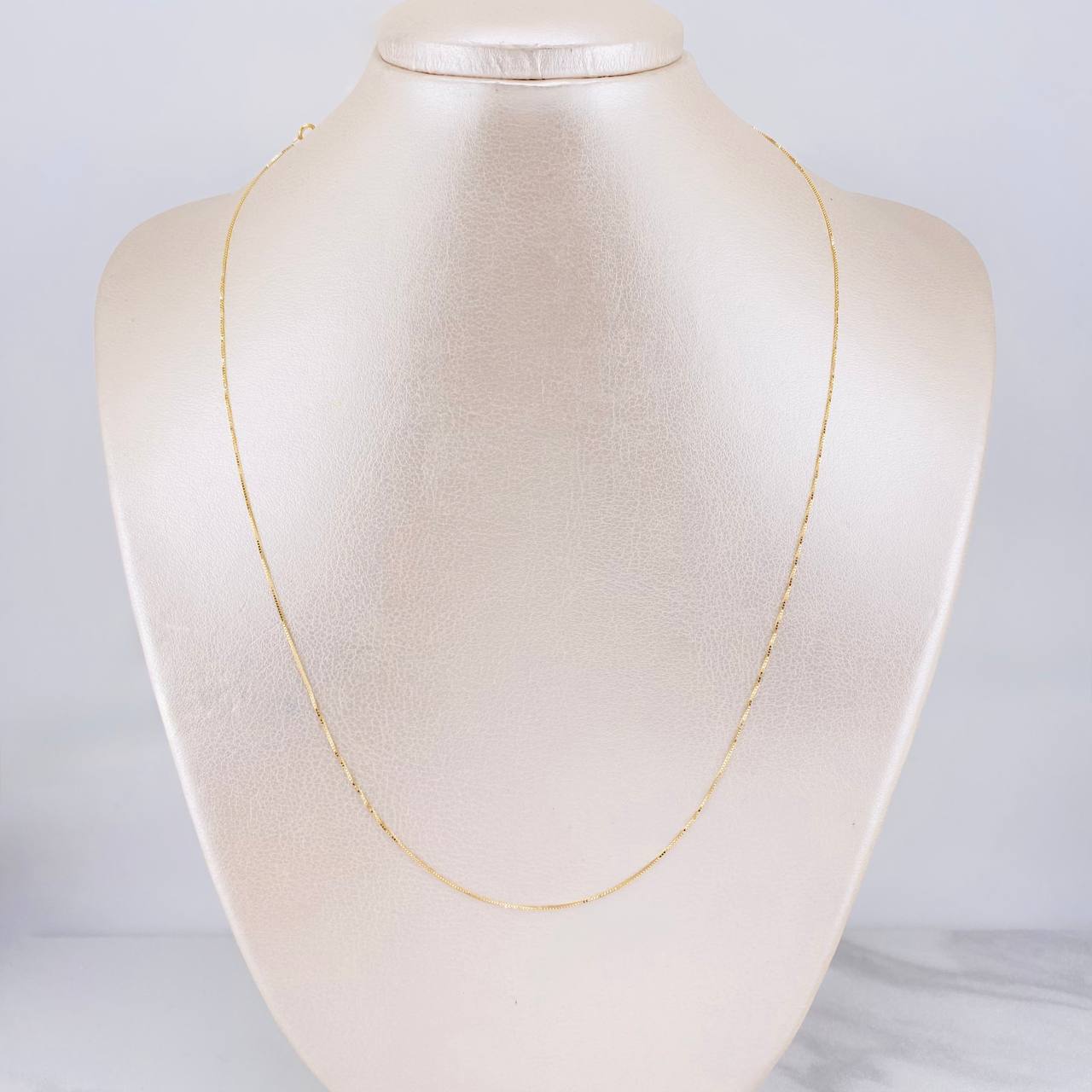 Cadena Veneciana 1.05g / 20 in / 0.6mm Oro Amarillo 18K