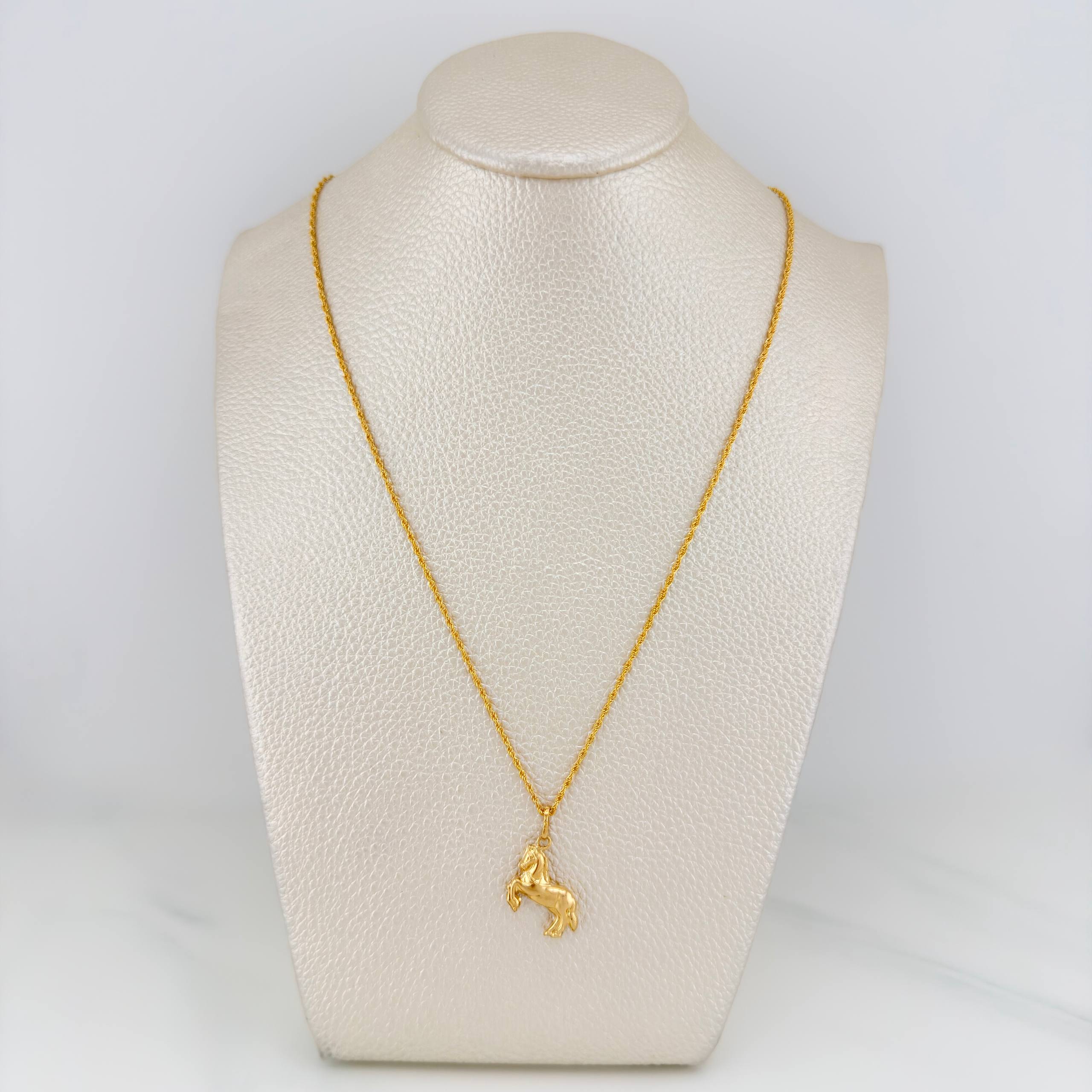 Rope Chain Set + Horse Pendant / 2.1gr / 23 1/2 in Yellow Gold 18K