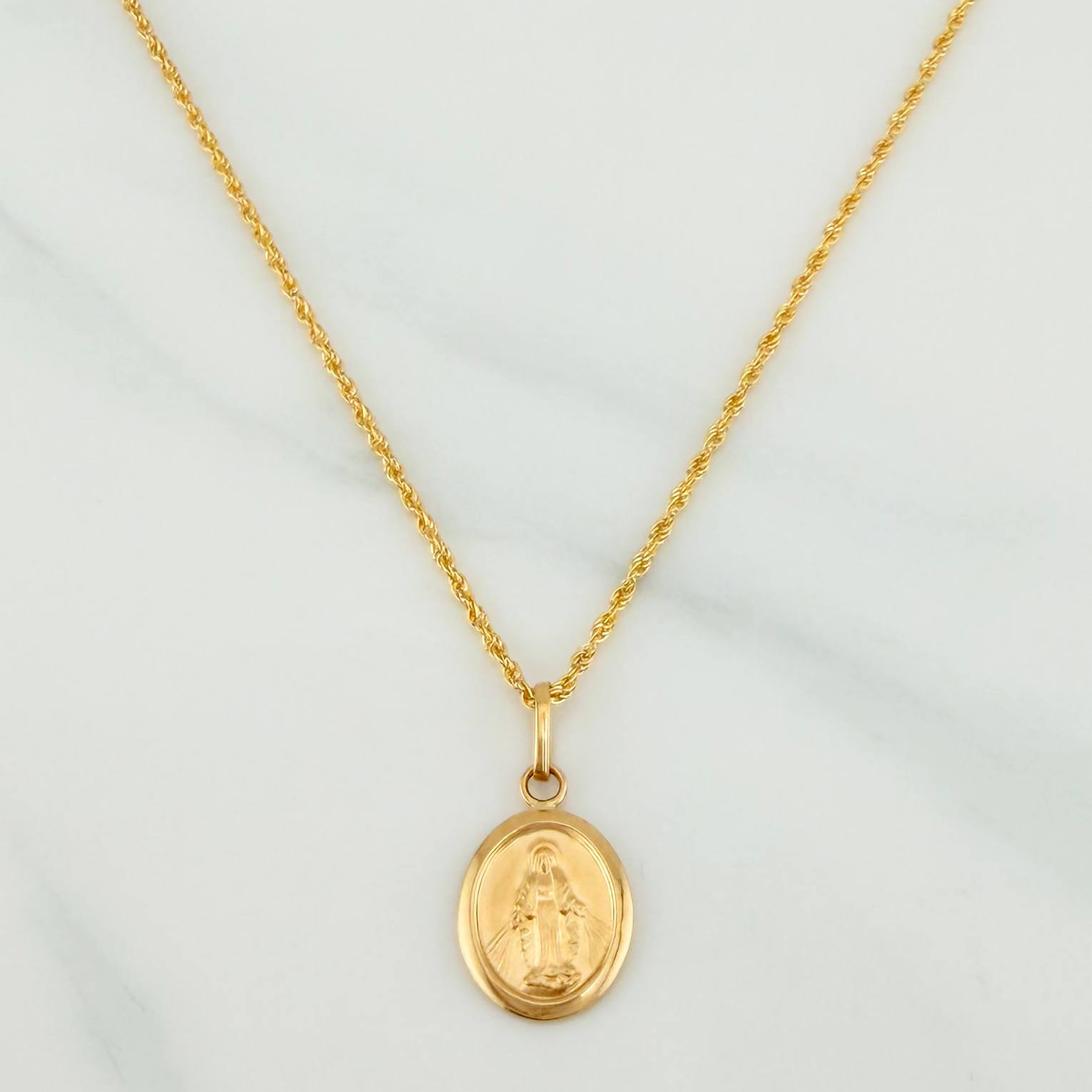 Rope Chain Set + Miraculous Virgin Pendant / 1.75gr / 23 1/2 in 18K Yellow Gold