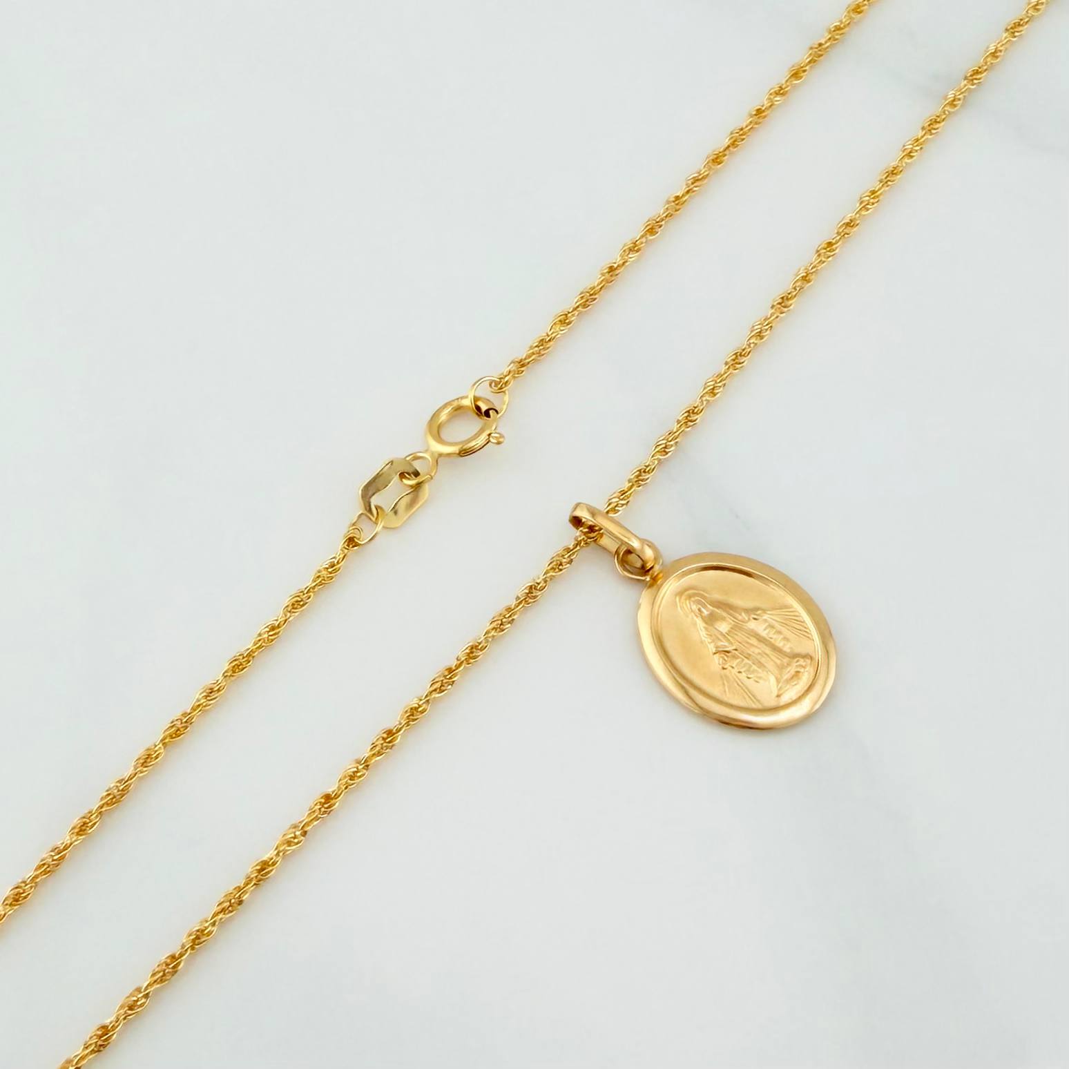 Rope Chain Set + Miraculous Virgin Pendant / 1.75gr / 23 1/2 in 18K Yellow Gold