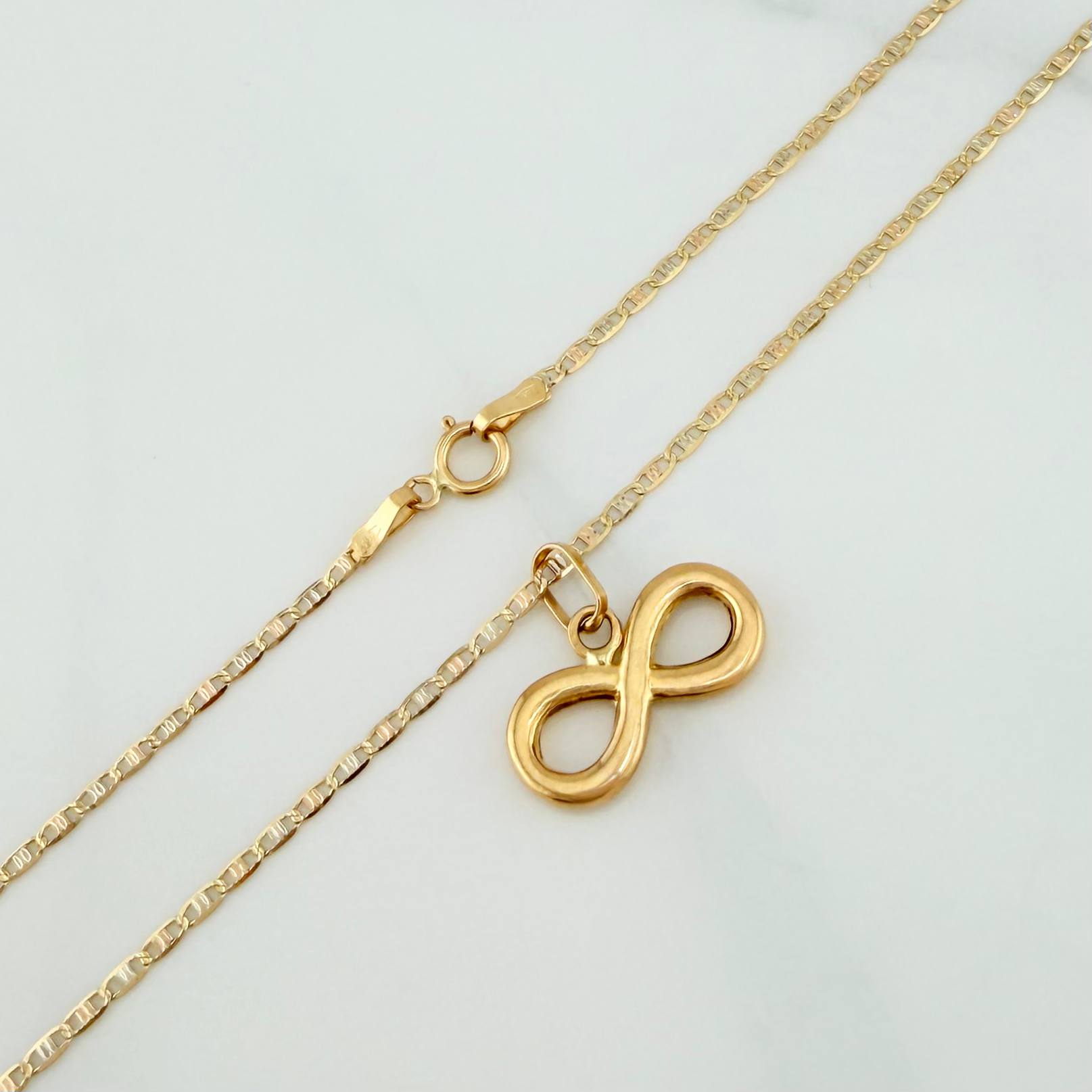 Flat Mariner Chain Set + Infinity Pendant / 2.15gr / 19 3/4 in Three 18K Golds