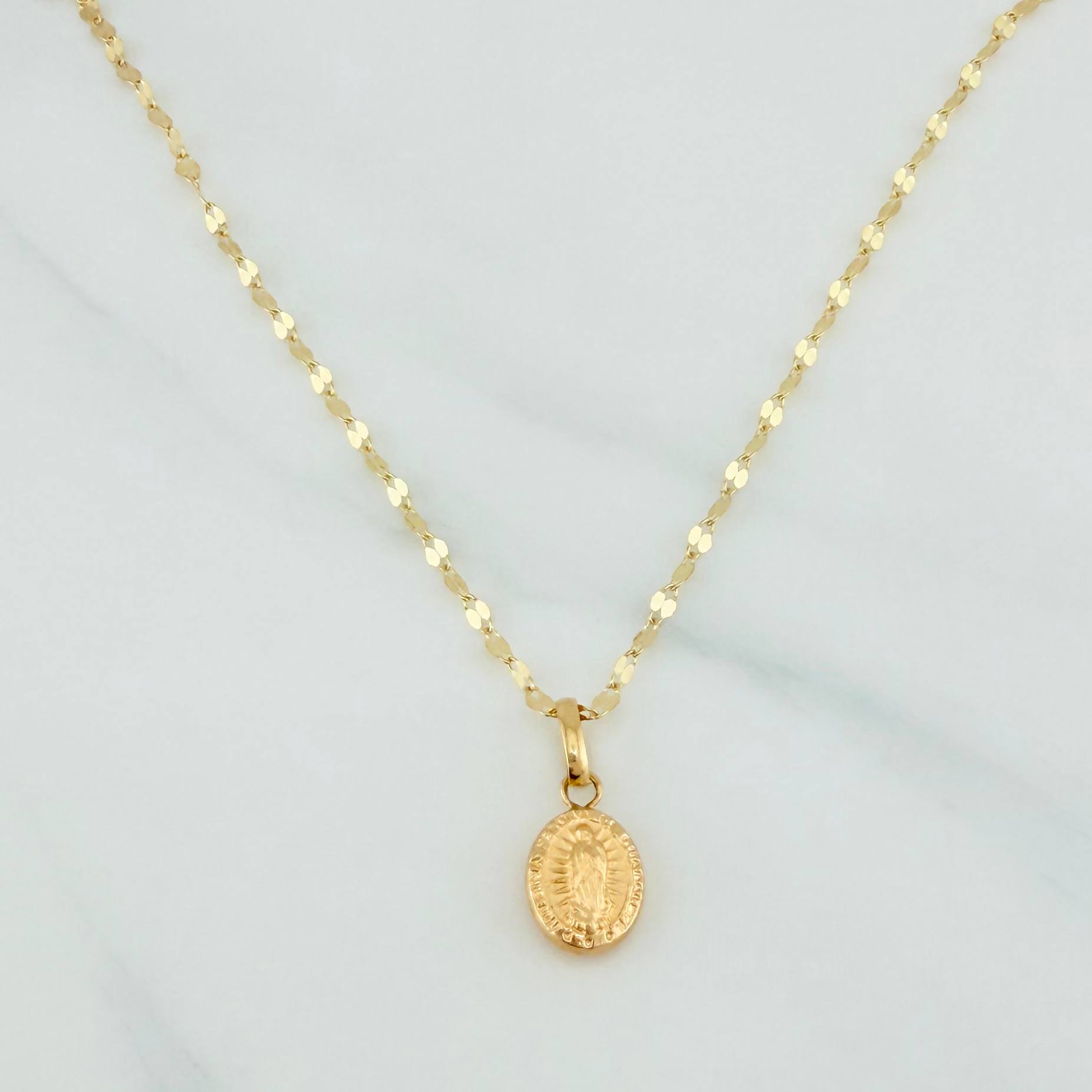 Set Mirror Flower Chain + Pendant Virgin of Guadalupe / 1.3gr / 17 3/4 in 18K Yellow Gold