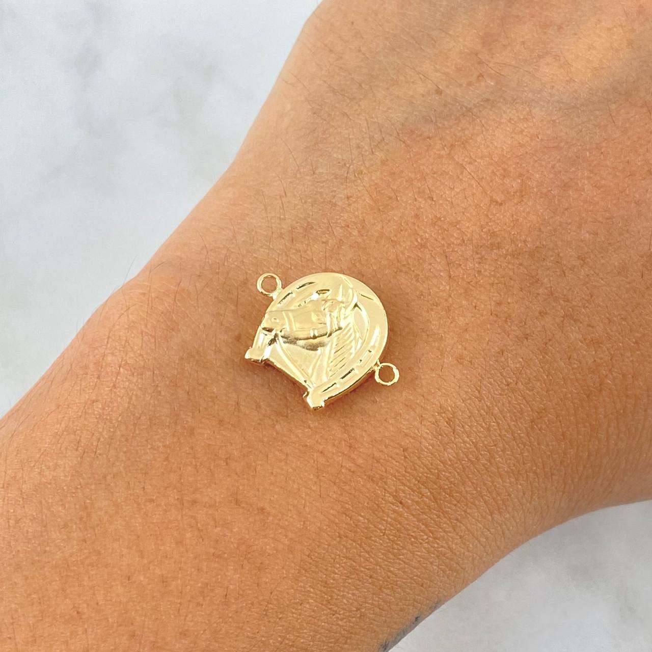 Charm Horseshoe Horse 1.05gr / 1.5cm / Stamped 18K Yellow Gold