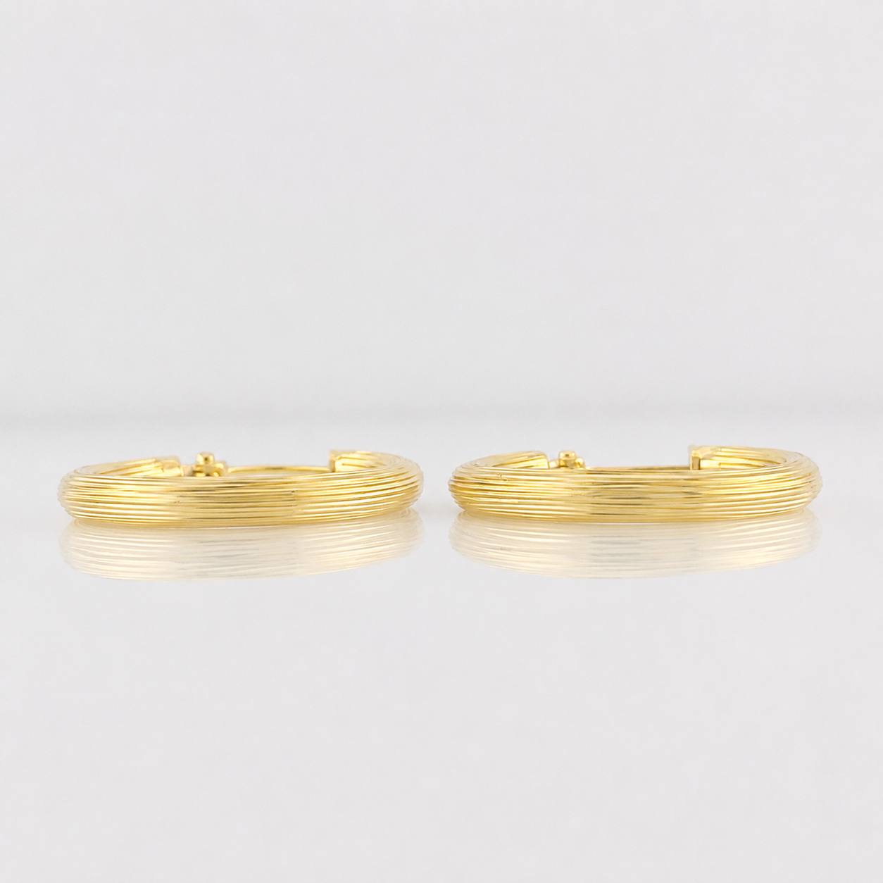 Hoop Earrings Cyrene 1.65g / 3/4 in 18K Yellow Gold