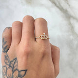 Crown Ring 1.45gr / Size 6 1/2 / 18K Gold