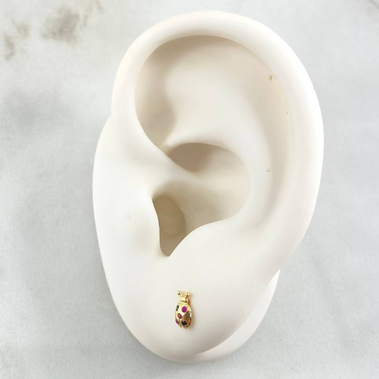 Ladybug Stud Earrings 0.65gr / 18K Gold