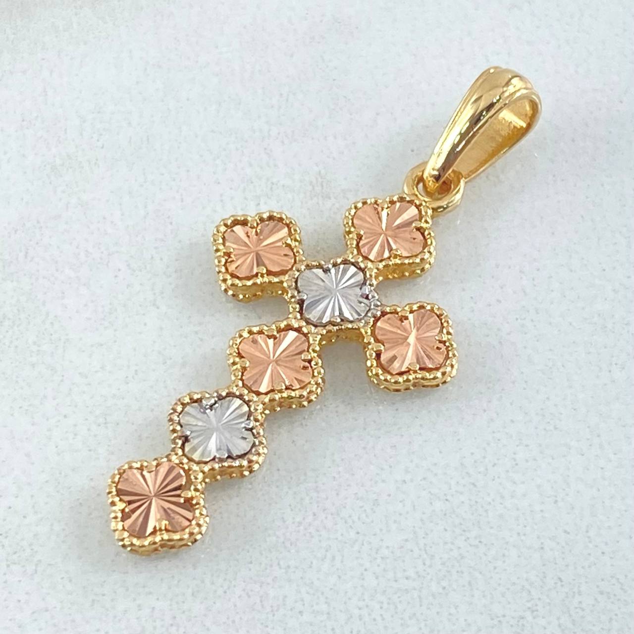 Cross Clover Pendant 2.4gr / 3.5cm (1.4in) / 18K Gold ©