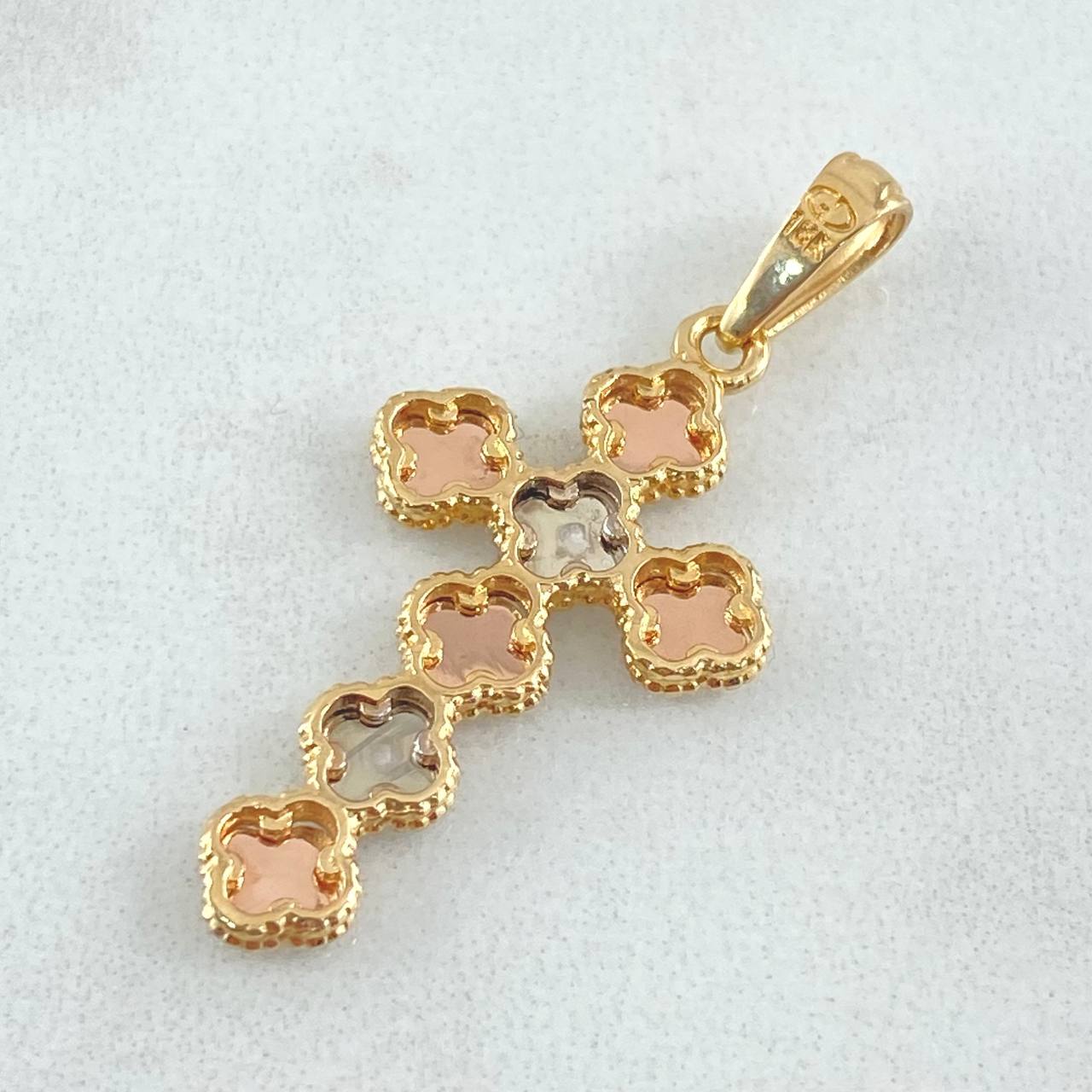 Cross Clover Pendant 2.4gr / 3.5cm (1.4in) / 18K Gold ©