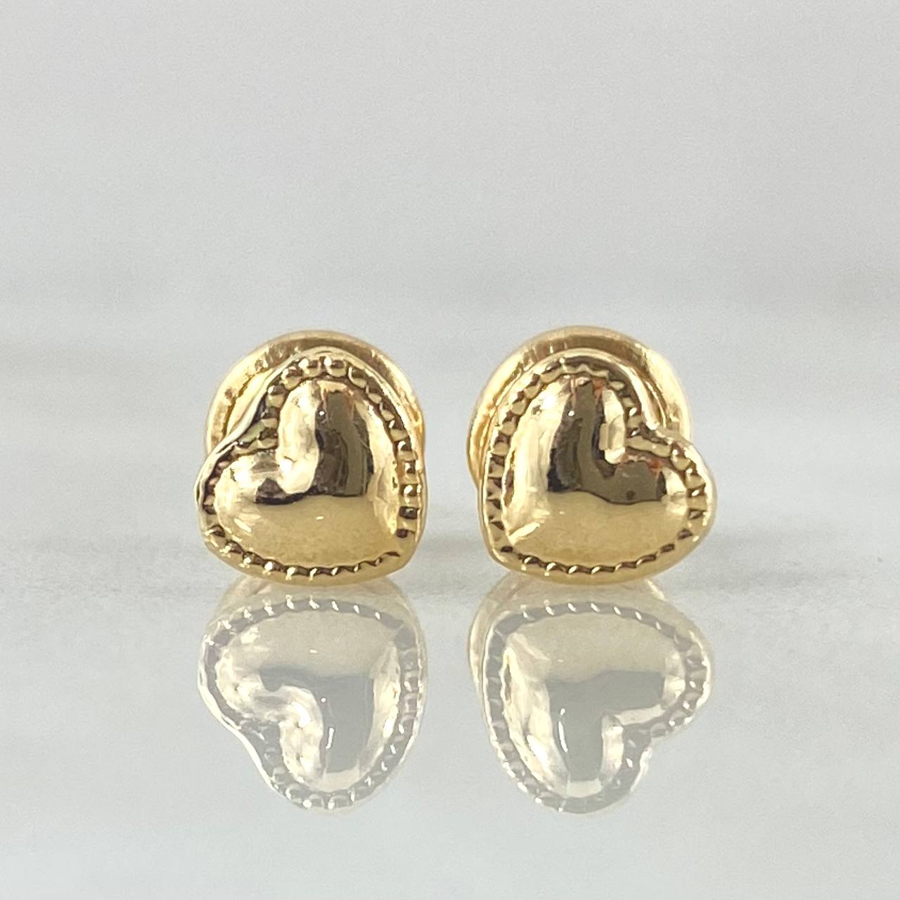 Stud Earrings Heart Bordered 0.7gr / 18K Yellow Gold