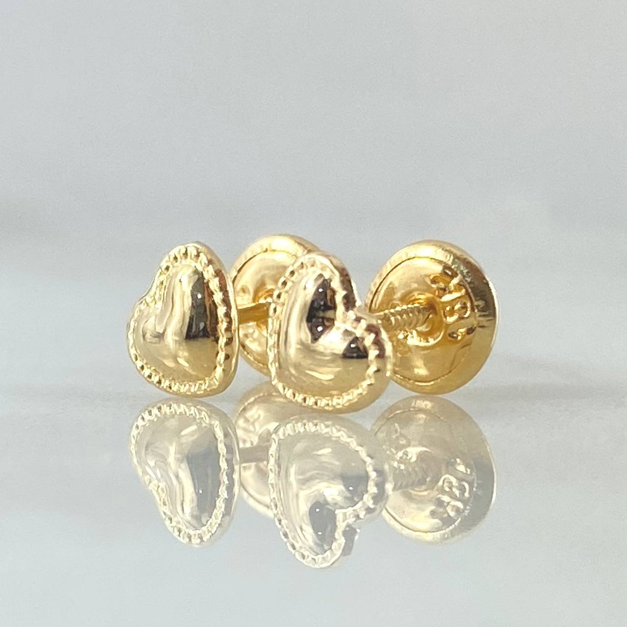 Stud Earrings 0.5gr / 18K Gold *