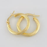 Hoop Earrings Cyrene 1.65g / 3/4 in 18K Yellow Gold