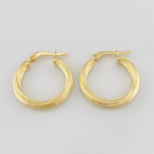Hoop Earrings Cyrene 1.65g / 3/4 in 18K Yellow Gold