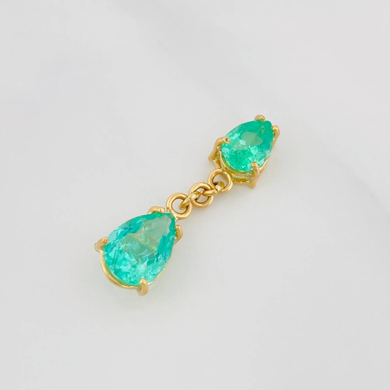Dije Dúo Lagrimas Esmeraldas 2.19qts 1.55g / 1 in Oro Amarillo 18K
