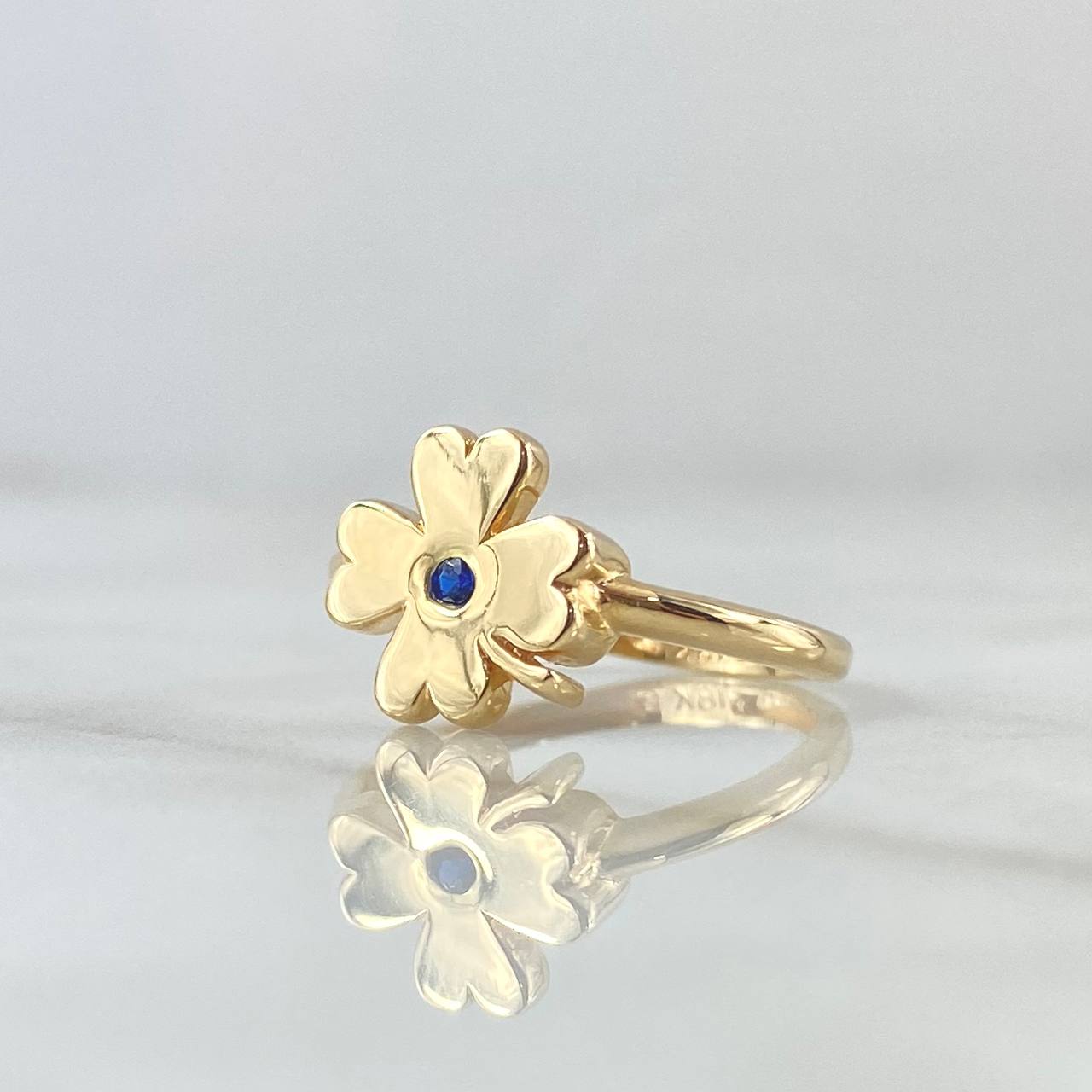 Anillo  Trebol Liso 2.1gr / T7 / Circon Azul Oro Amarillo 18K