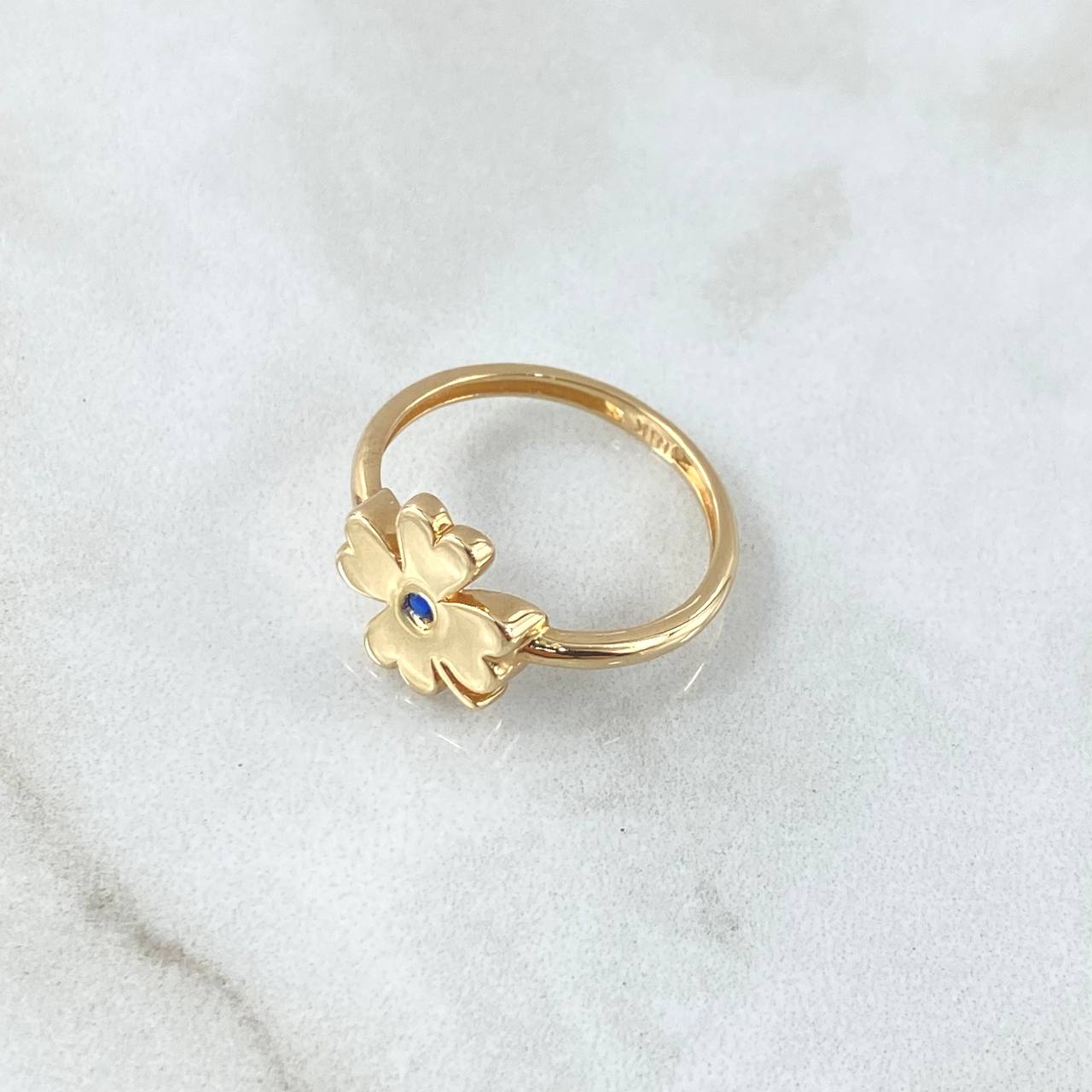Anillo  Trebol Liso 2.1gr / T7 / Circon Azul Oro Amarillo 18K
