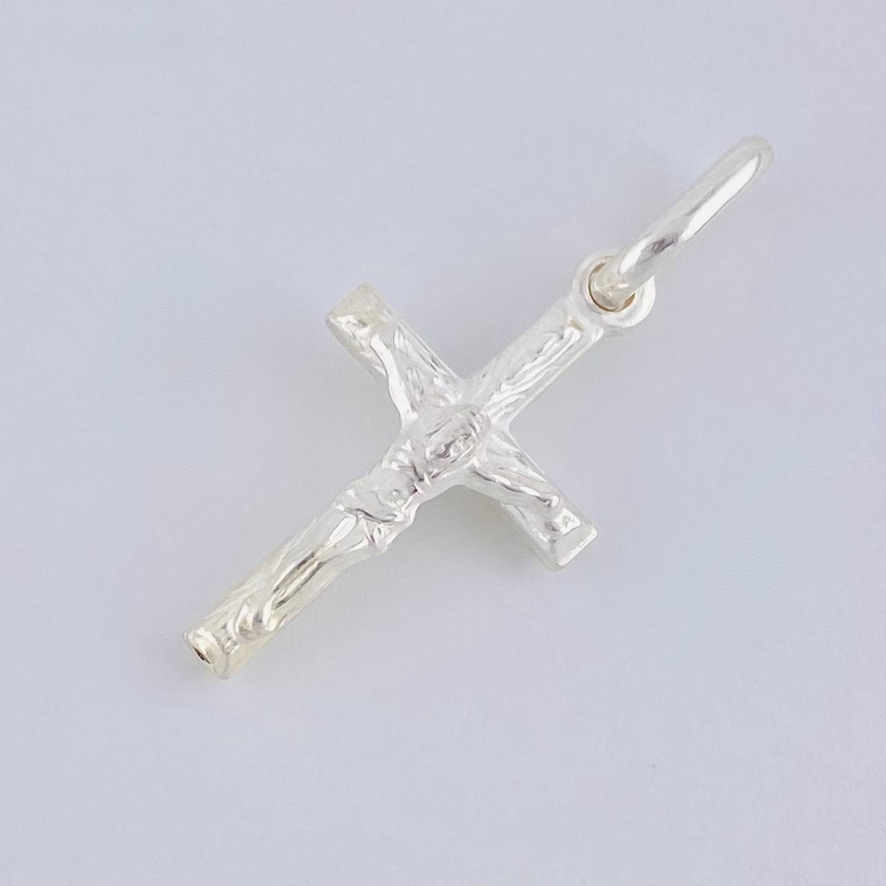Dije Cruz Cristo 0.95 g / 1 in Plata 925