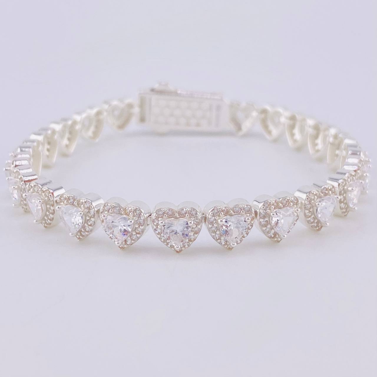 Pulso Corazones Seguidos 17.25g / 7 1/4 in / 7.1mm Plata 925