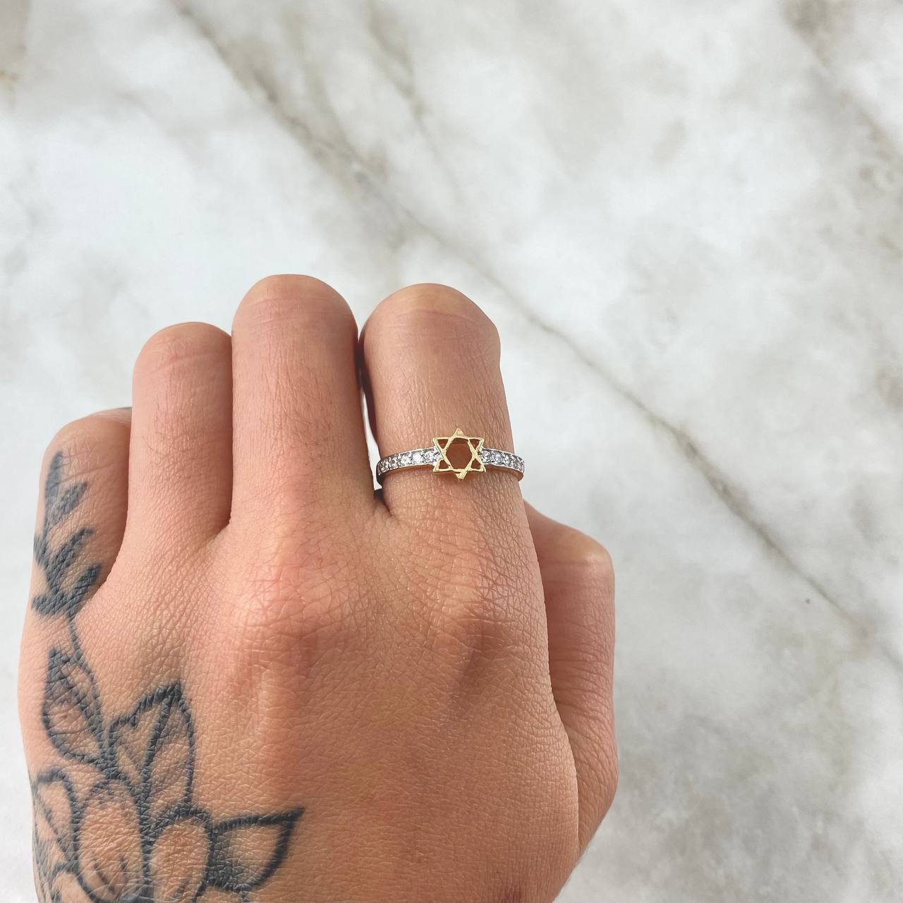 Star of David Ring 1.5gr / T7 1/4 / White Zircons Two Yellow White Gold 18K