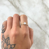 Ring Solitaire Scepter 1.95gr / T6 3/4 / White Zircons Yellow Gold 18K