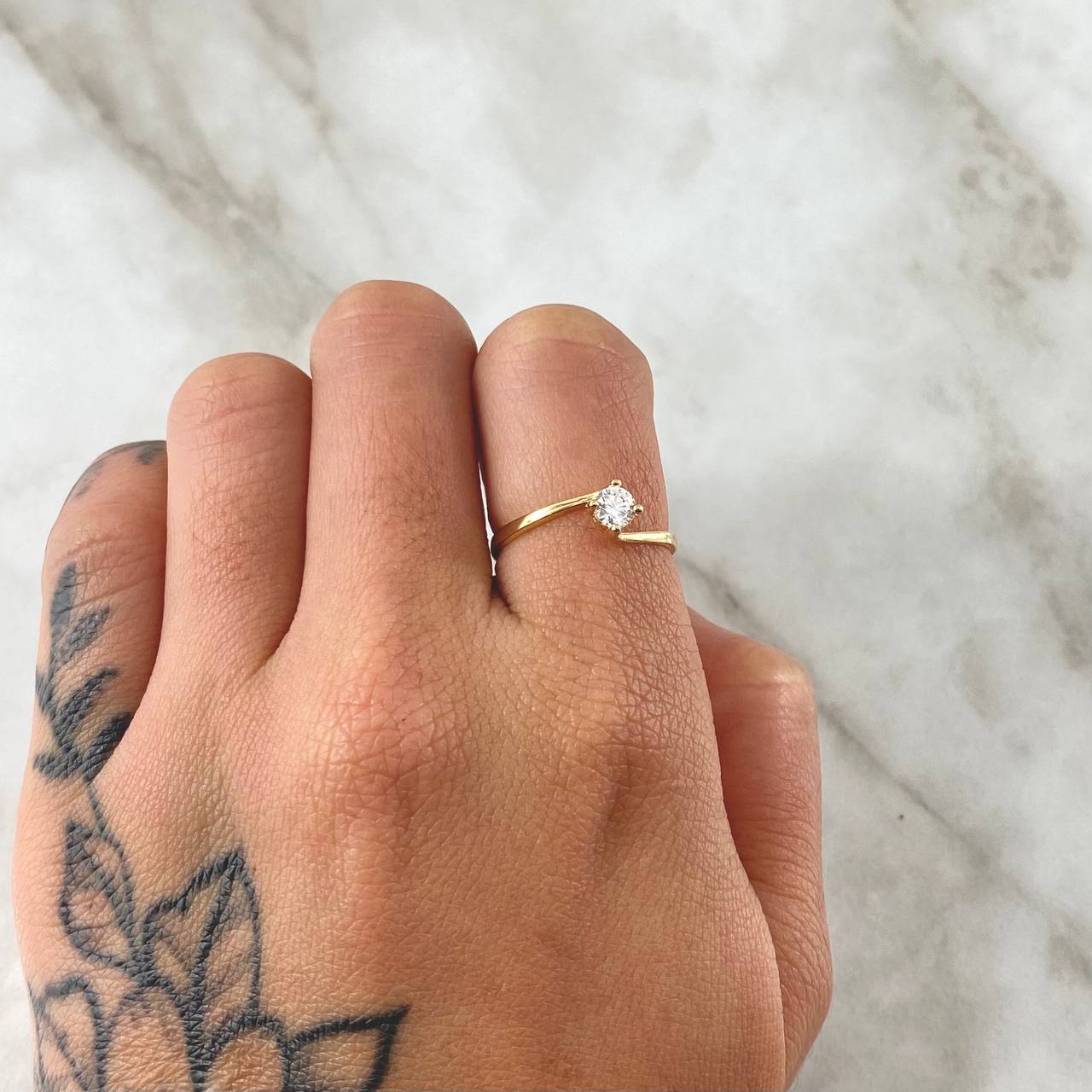 Ring Solitaire 1.4g / T6 / White Zircon Yellow Gold 18K