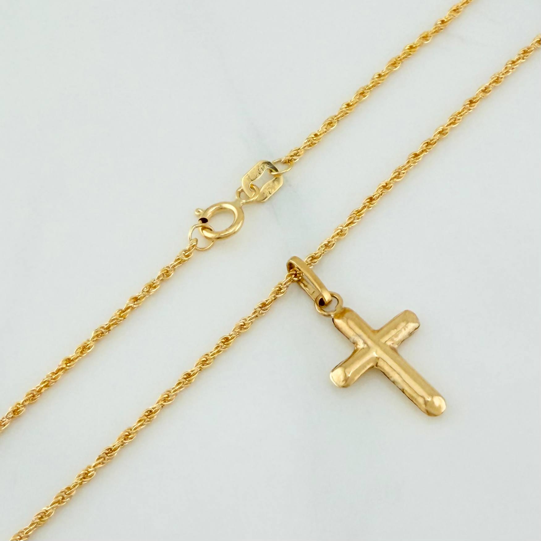 Rope Chain Set + Cross Pendant / 1.6gr / 23 1/2 in 18K Yellow Gold