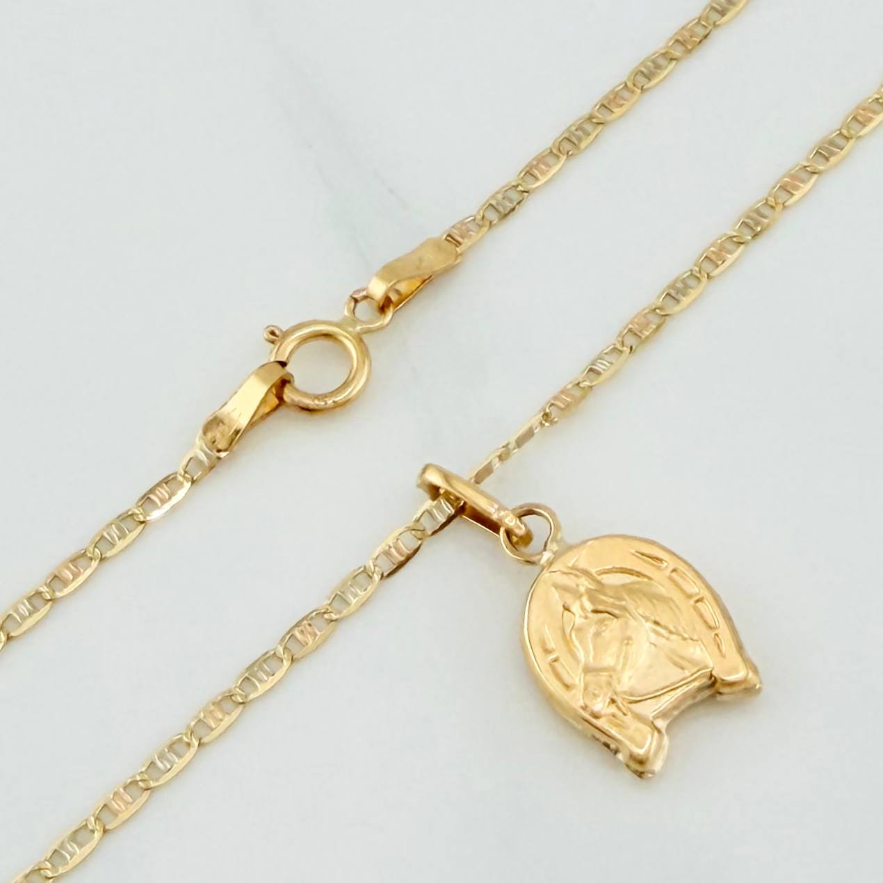 Set Flat Mariner Chain + Horse Shoe Pendant / 2.15gr / 19 3/4 in Three Golds 18K