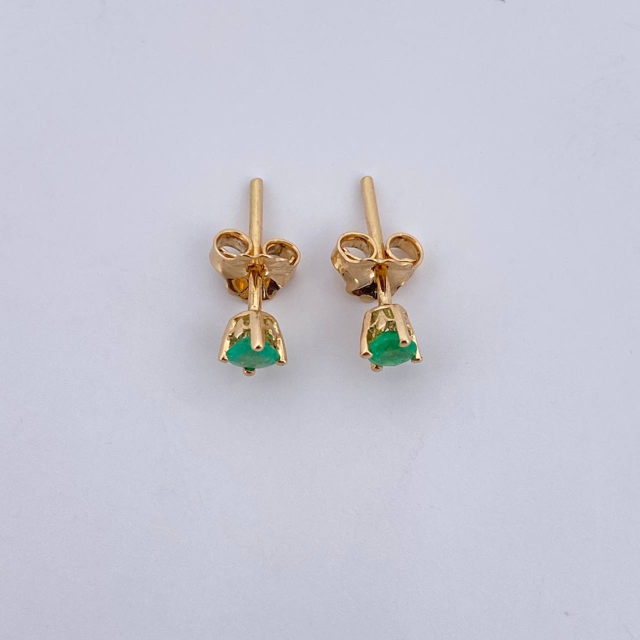 Topos Cuatro Garras 1gr / Esmeralda 50 Pts Oro Amarillo 18K (Joya) &