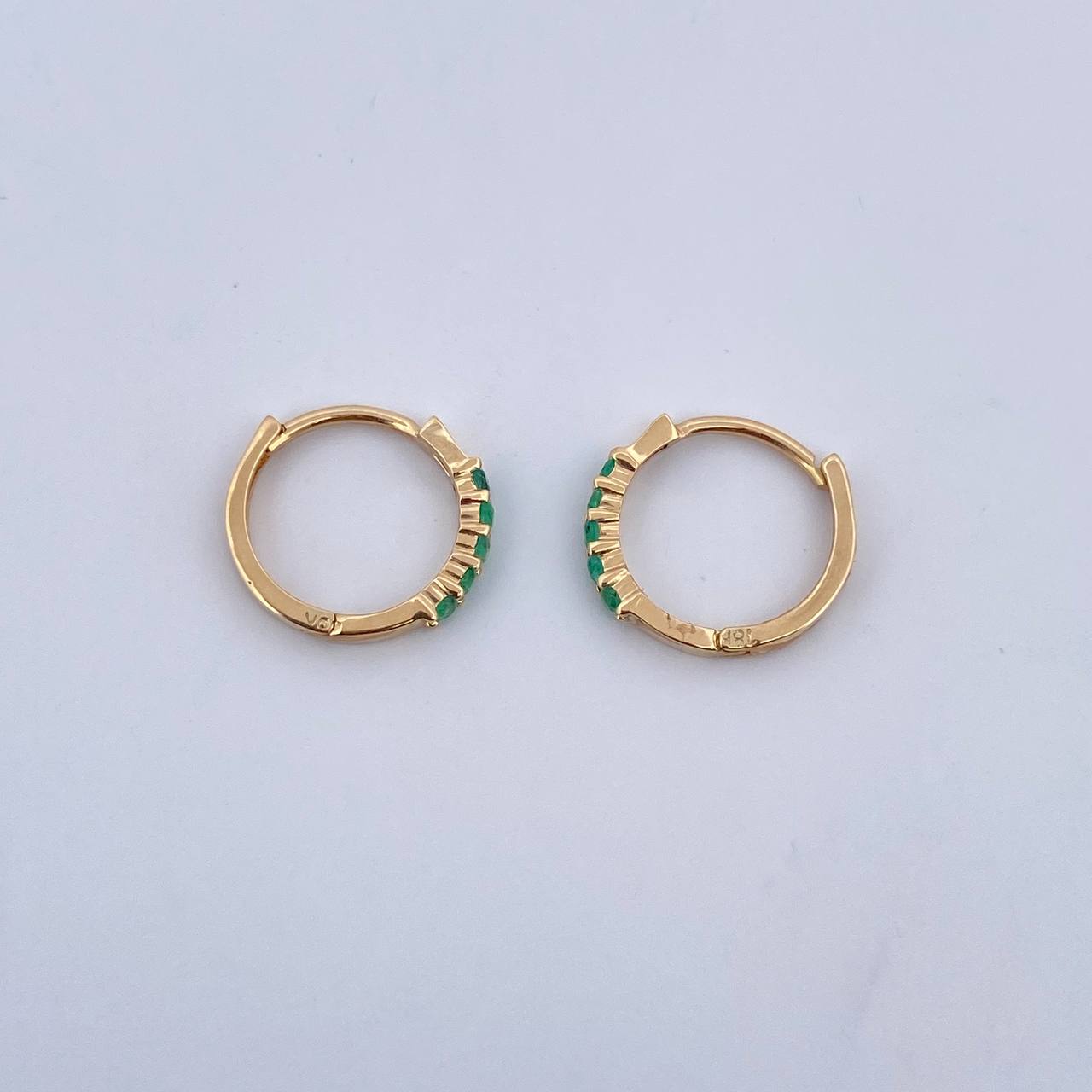 Candongas Ovalo 1.1gr / Esmeralda 12 Pts Oro Amarillo 18K (Joya) &