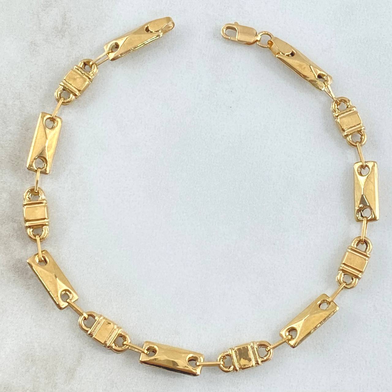 Pulso Rustico Adige Cuadriculado 3.6gr / 17cm-Oro Amarillo 18K ©
