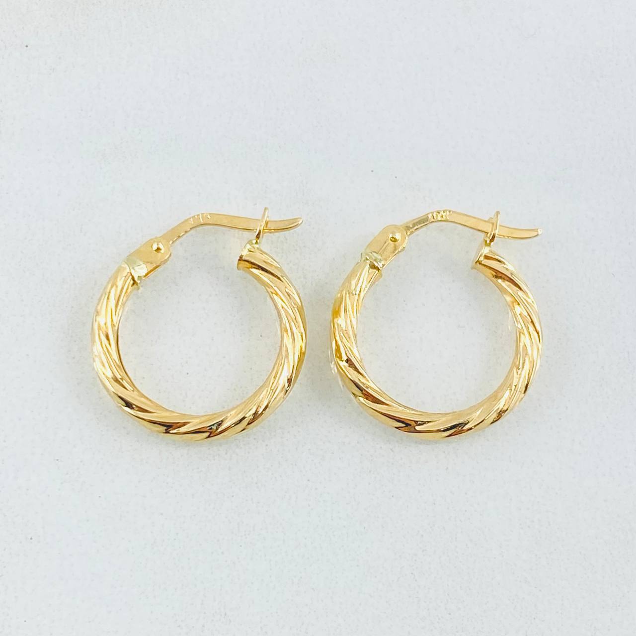 Hoop Earrings Mary 1.2gr / 3/4 in / Yellow Gold 18K