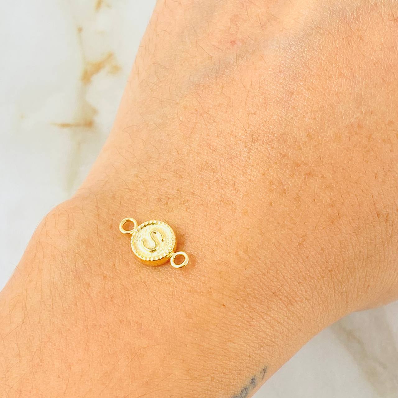 Herraje Letra S 0.45gr / 1/2 in / Oro Amarillo 18K