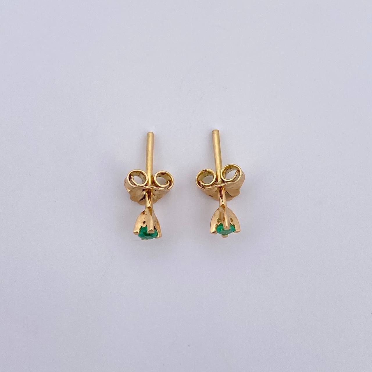 Topos Cuatro Garras 0.8gr / Esmeralda 12 Pts Oro Amarillo 18K (Joya) &