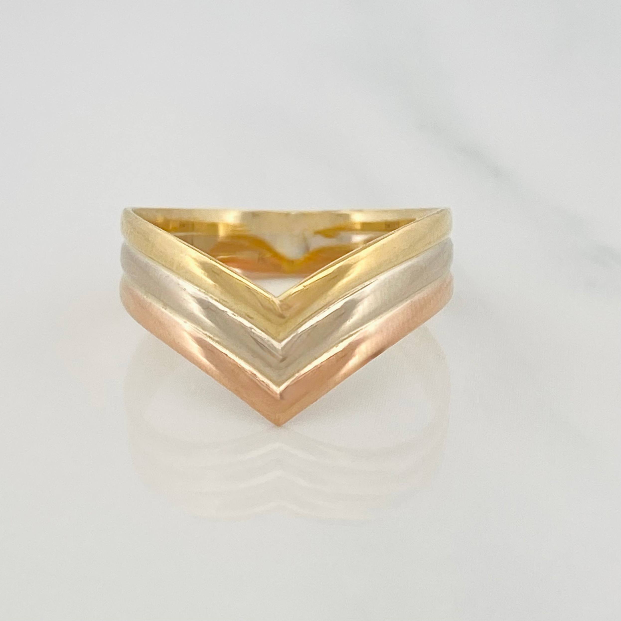 Three-Line Ring 3.8g / Size 9 1/2 Three Golds 18K
