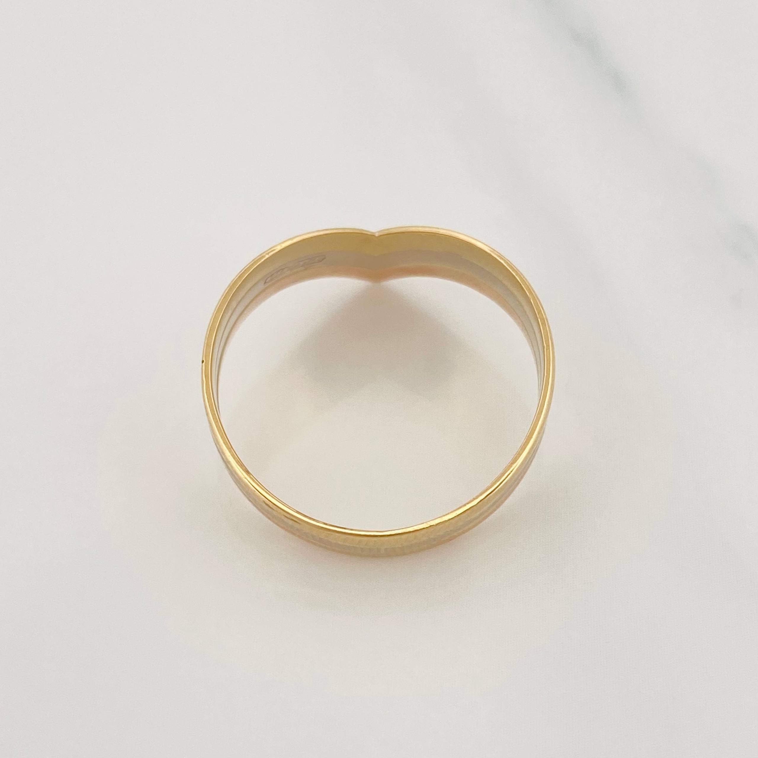 Three-Line Ring 3.8g / Size 9 1/2 Three Golds 18K