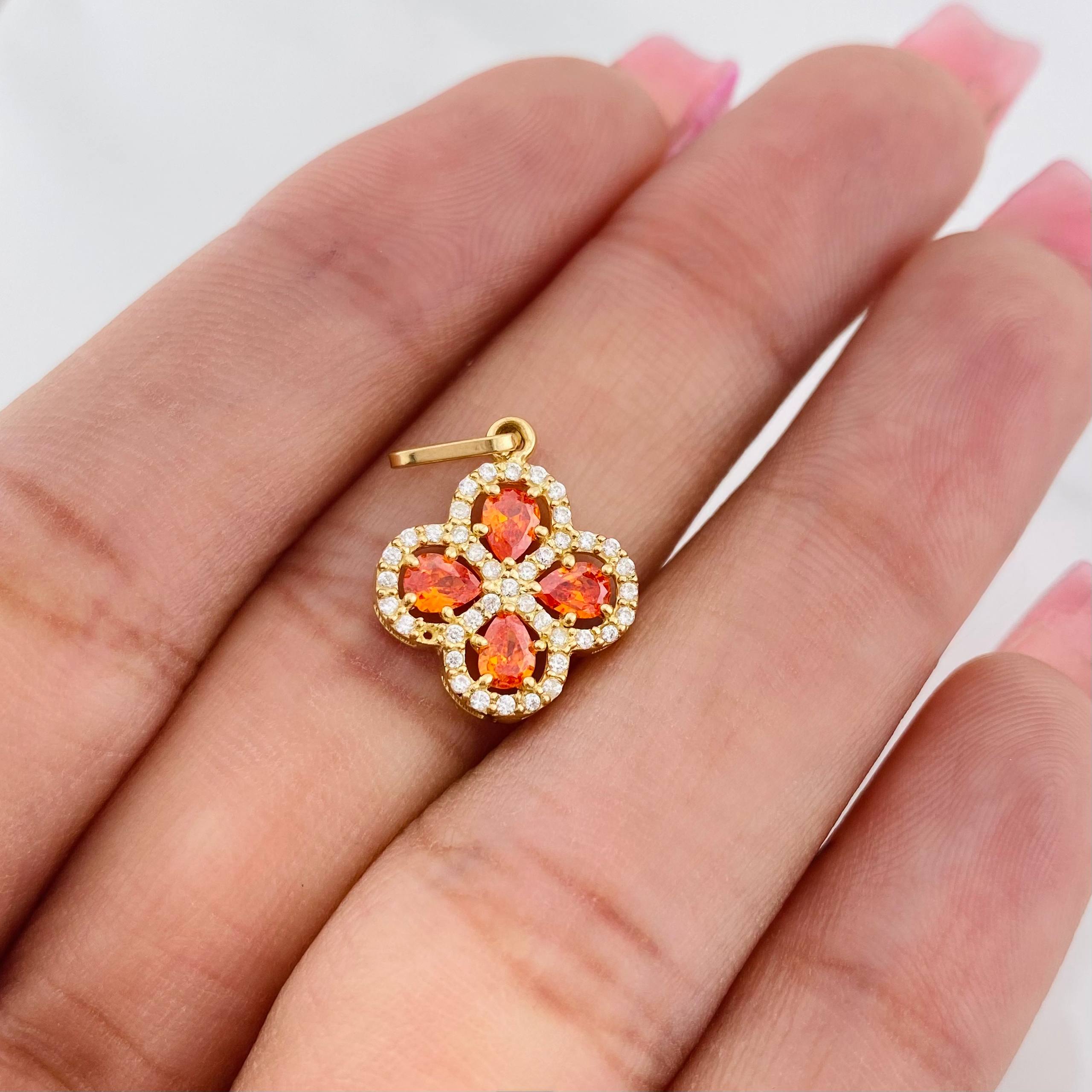 Clover Pendant 1.7g / 3/4 in 18K Yellow Gold