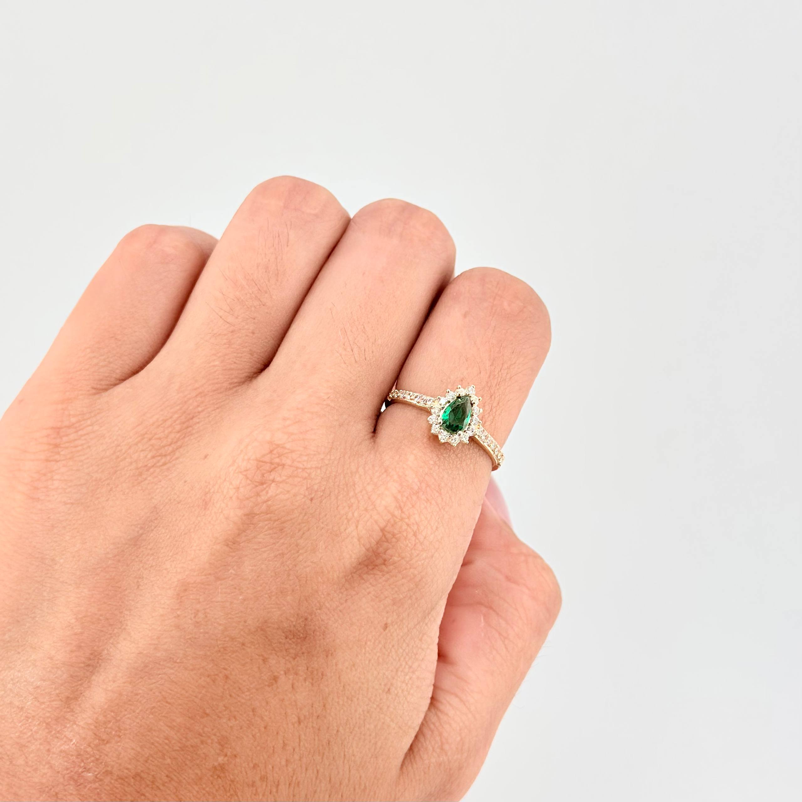 Anillo Solitario Halo Gota 2.45g / T8 1/4 Oro Amarillo 18K